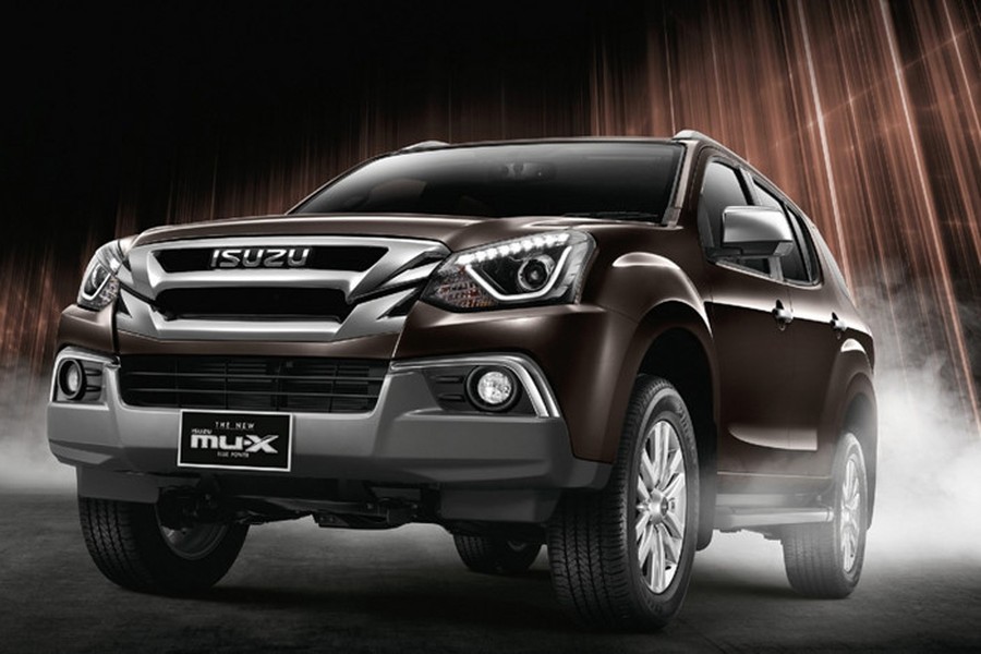 Mẫu SUV 7 chỗ đa dụng  Isuzu mu-X 2017 mới vừa chính thức ra mắt tại thị trường Thái Lan với giá bán đi kèm từ 714 triệu đồng đến 957 triệu đồng. Ở thế hệ mới, SUV 7 chỗ đa dụng Isuzu mu-X 2017 nổi bật với thiết kế hoàn toàn mới cùng những trang bị hiện đại trên xe mang đến sự thoải mái nhất cho người sử dụng.